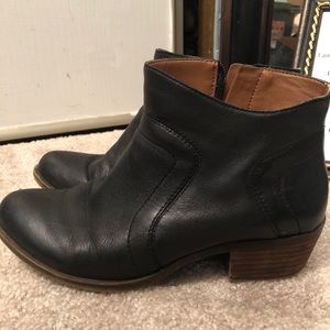 Lucky Brand size 6.5 black booties